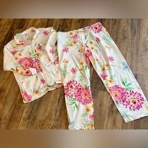 Victoria Secret 100% Cotton Floral Light Weight Pajamas Set Size Large